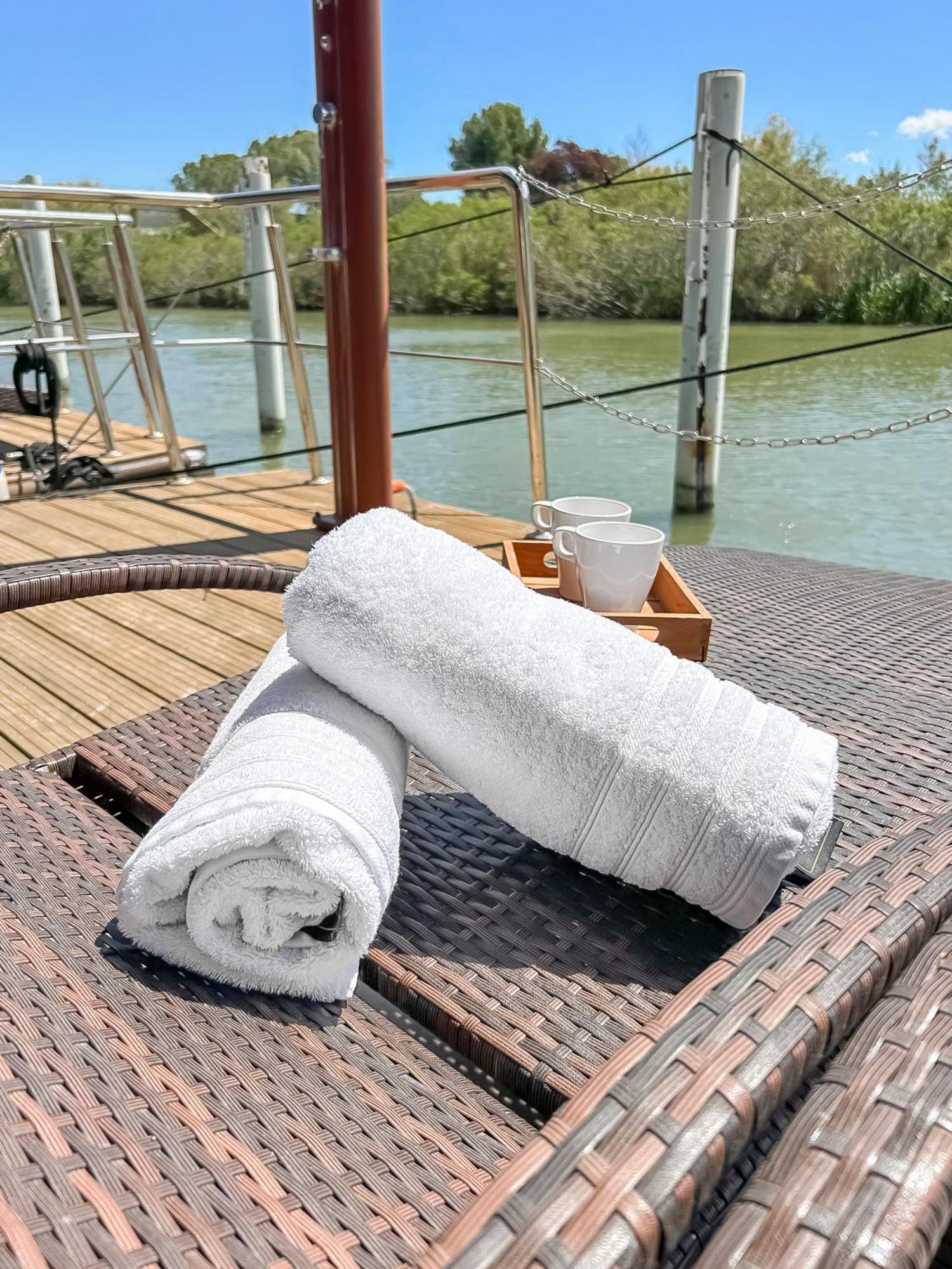Hotel Sejour Unique Sur Un Bateau "Marius" Vauvert Exteriér fotografie