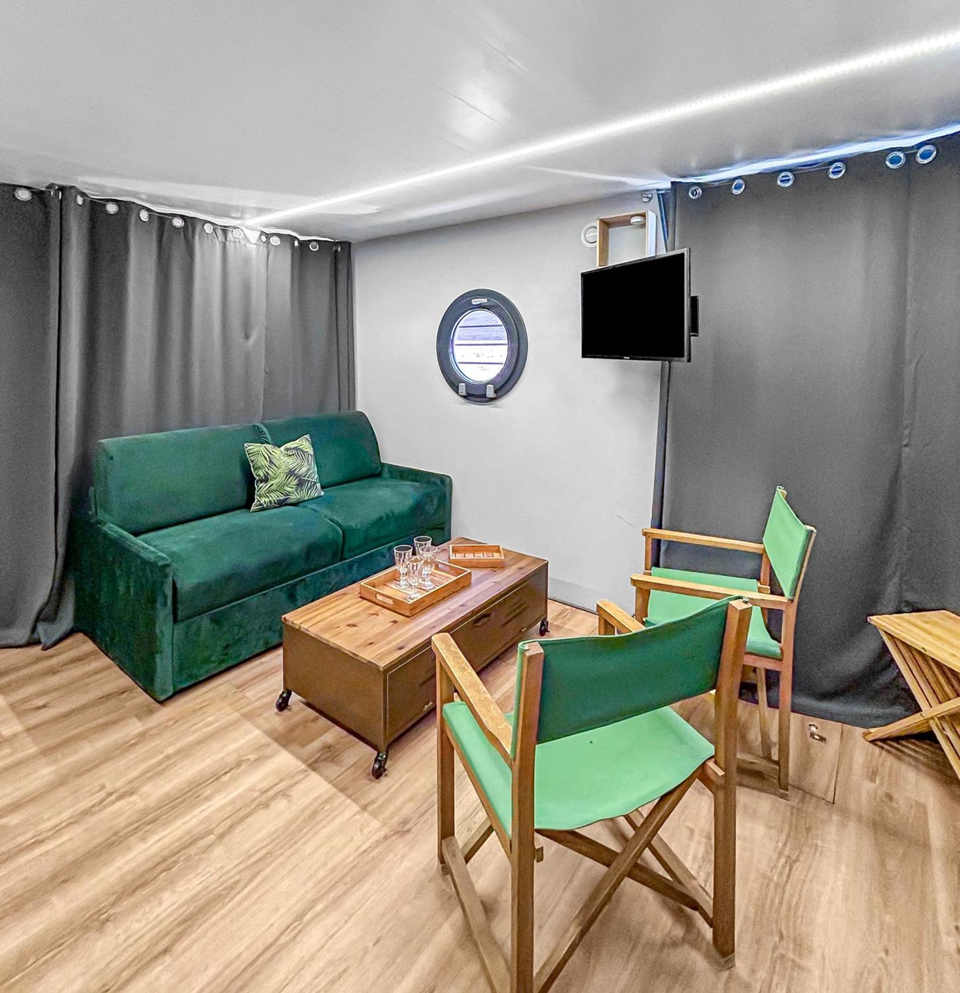 Hotel Sejour Unique Sur Un Bateau "Marius" Vauvert Exteriér fotografie