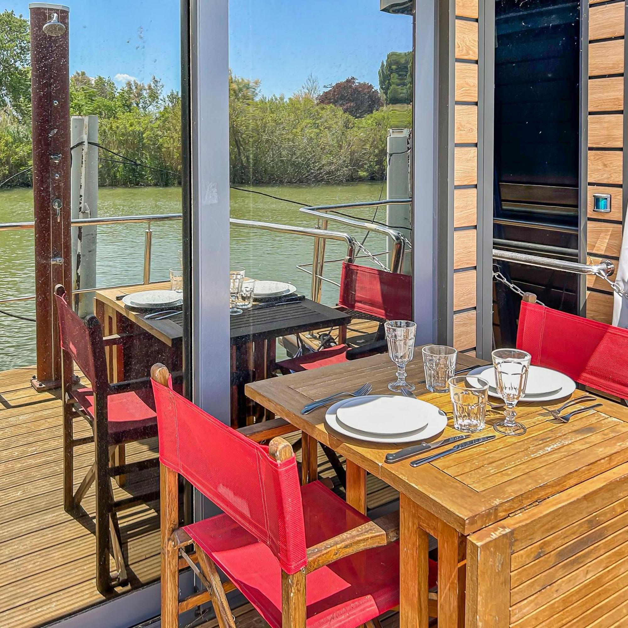 Hotel Sejour Unique Sur Un Bateau "Marius" Vauvert Exteriér fotografie
